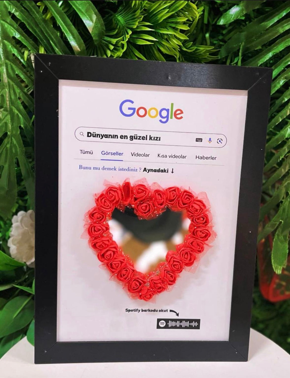 Dünyanın En Güzel Kızı Çerçeve